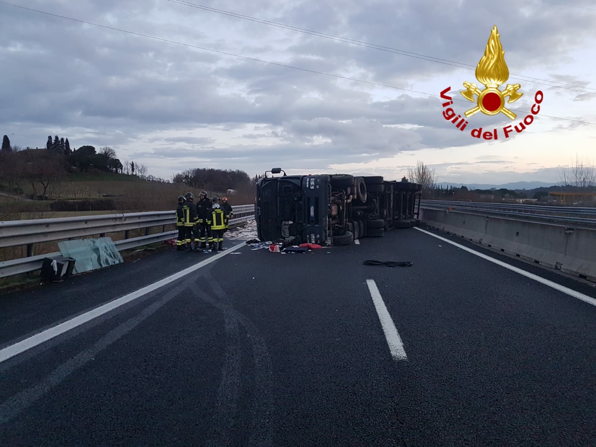 A1 tratto chiuso tra Monte San Savino e Valdichiana per incidente