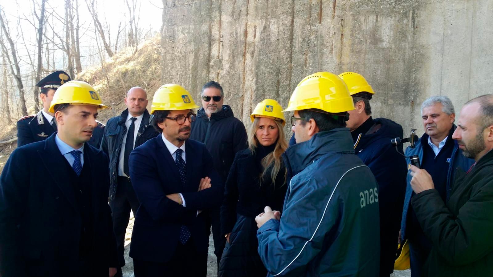 Silvia Chiassai Martini e il Ministro Danilo Toninelli sulla E45