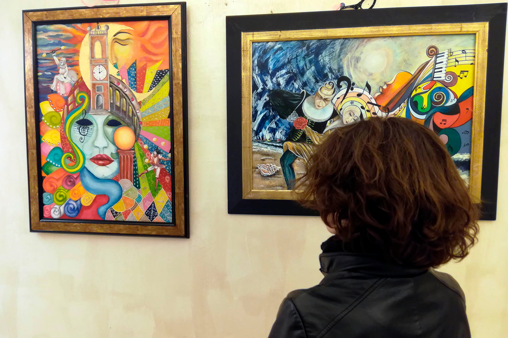 Paesaggi e surrealismo: al via la mostra “Emotività nei colori”
