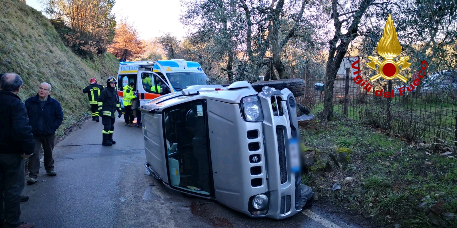 Castel Franco di Sopra: si ribaltano con un Suzuki, due le persone ferite