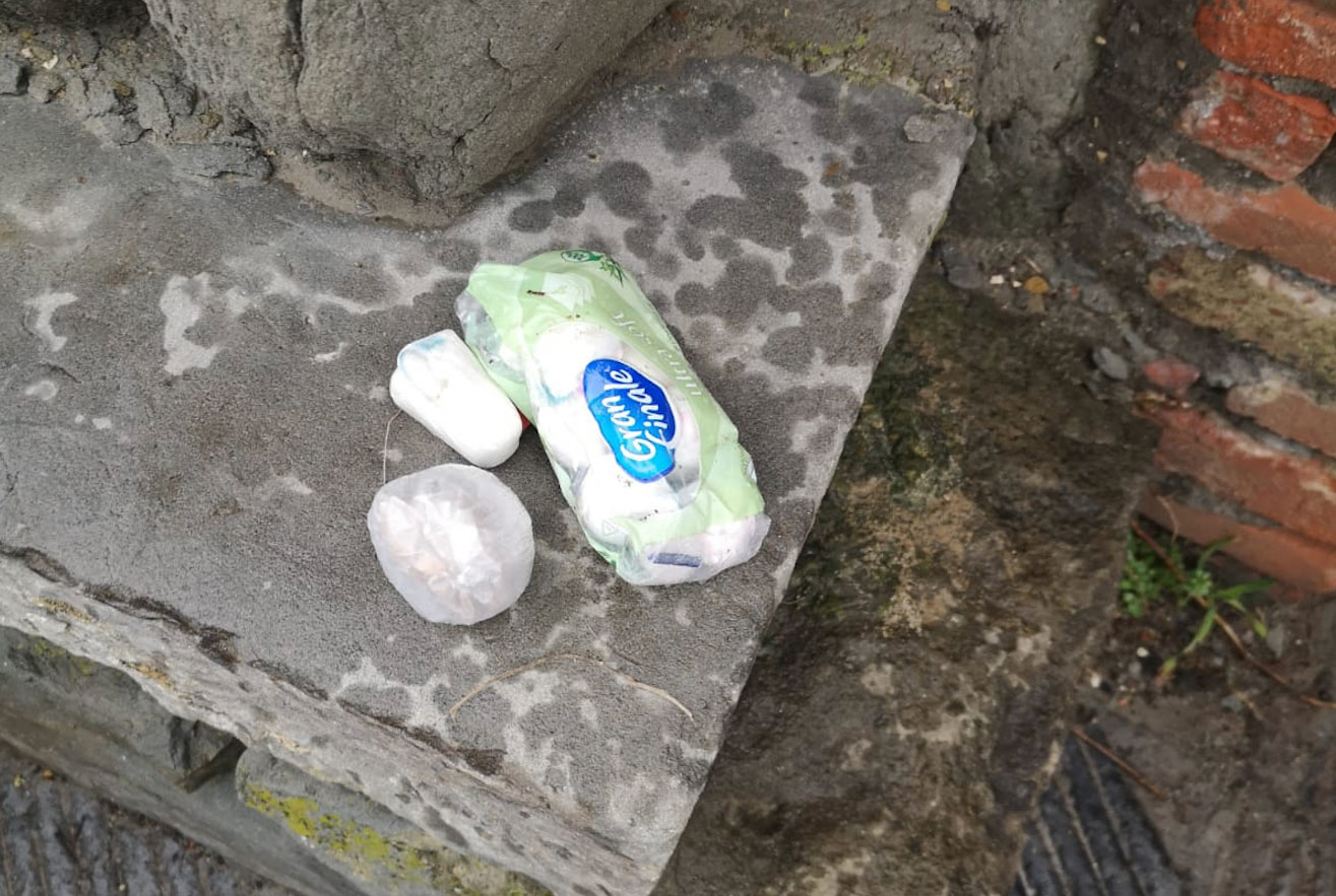 Nascondeva la droga in un muro esterno, arrestato 33enne tunisino