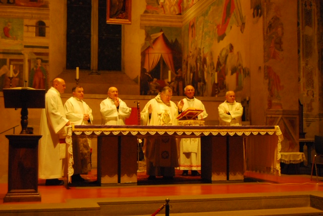 Castiglion Fiorentino, dal 18 maggio riprendono le Sante Messe. Ecco le nuove disposizioni.