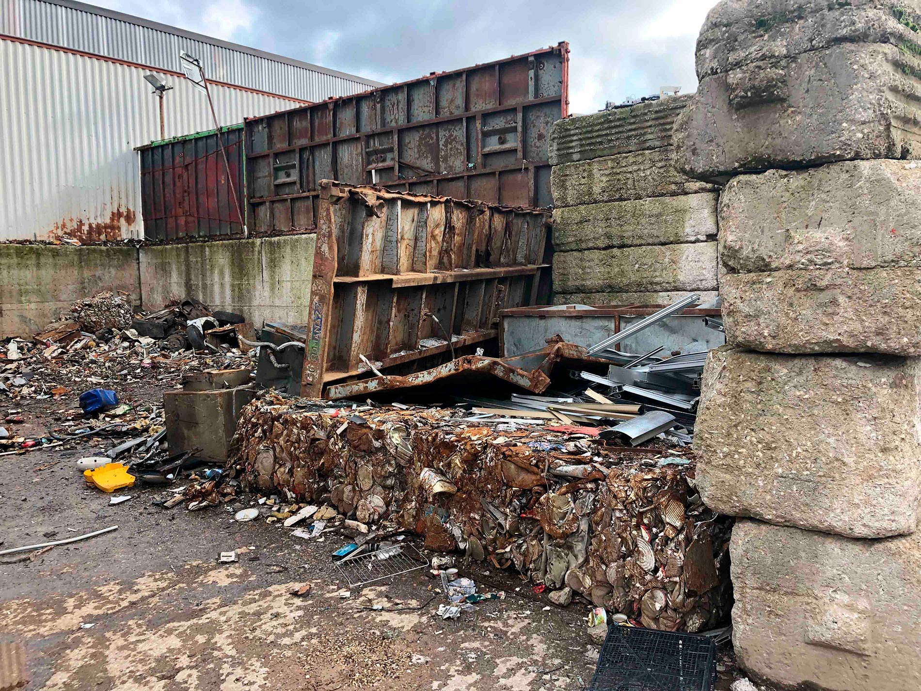 Cortona: nuovo sequestro dei Carabinieri Forestali di un centro di recupero di materiali ferrosi