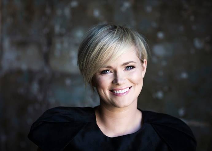 Cecelia-Ahern-1