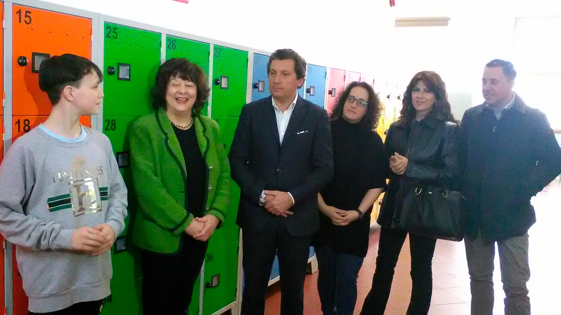 Alla scuola media “Dante Alighieri” arrivano 372 armadietti