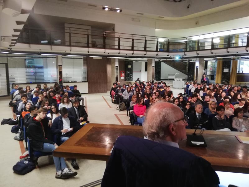 Gli studenti “insegnano” la prevenzione agli studenti