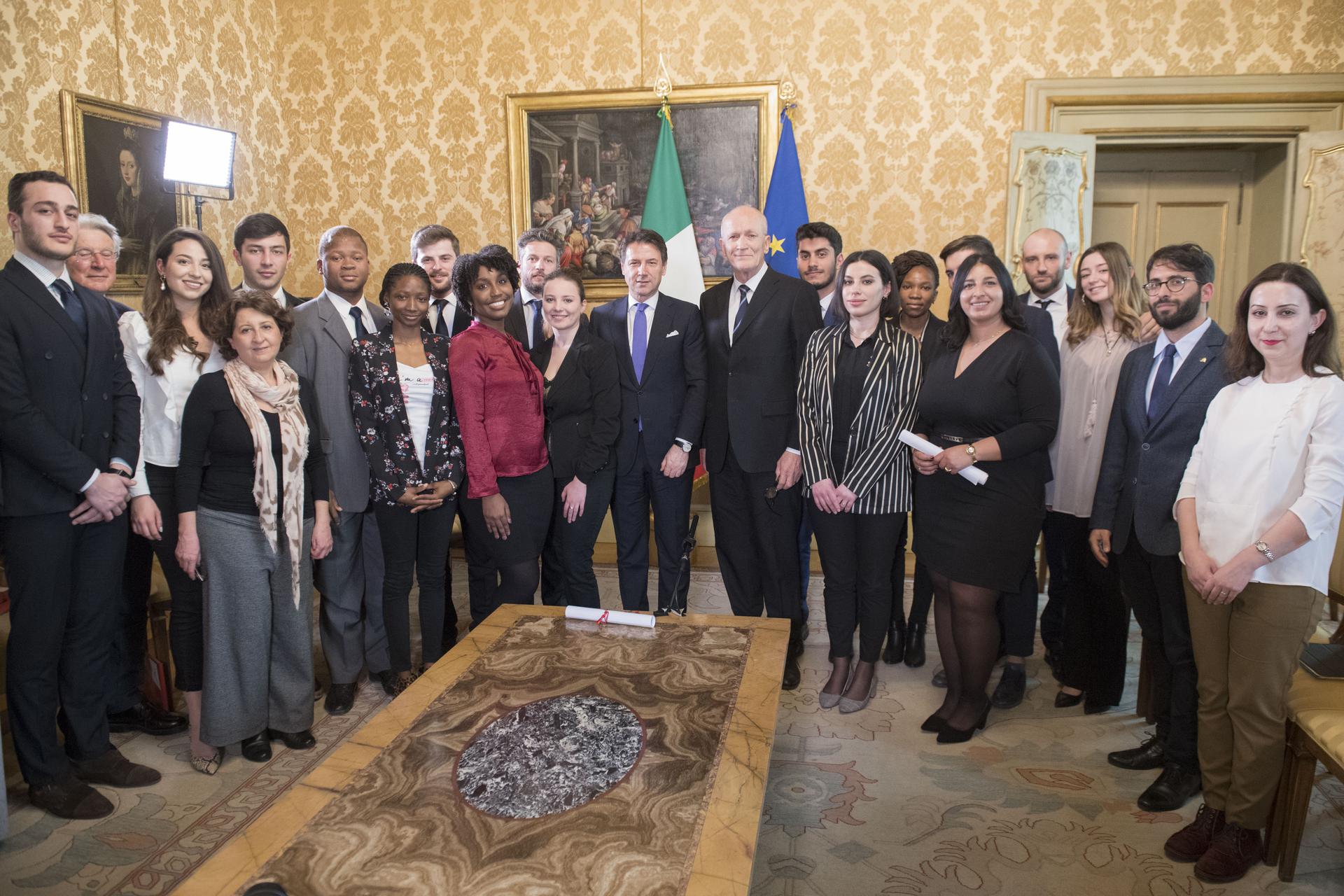 Leaders for Peace: il premier Conte in visita a Rondine per il sostegno dell’Italia alla campagna globale per la riduzione dei conflitti armati