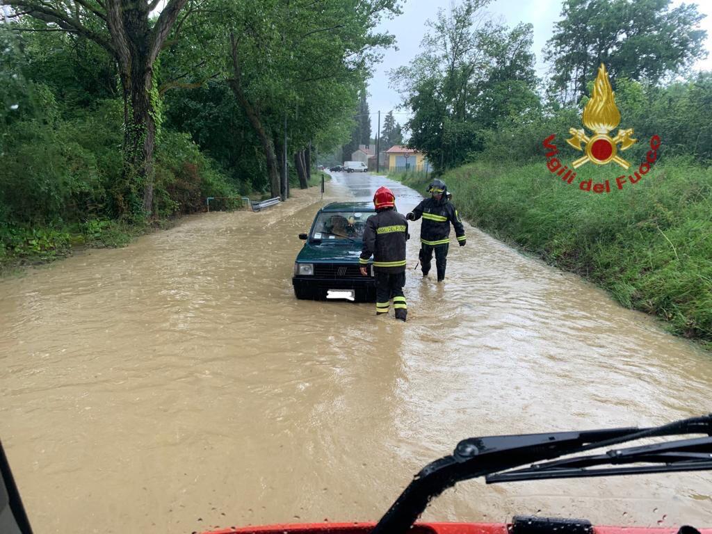 Terontola, oltre 30 interventi dei vigili del fuoco per il maltempo