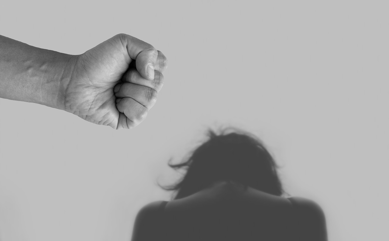 Arrestato per minacce e lesioni nei confronti della ex moglie