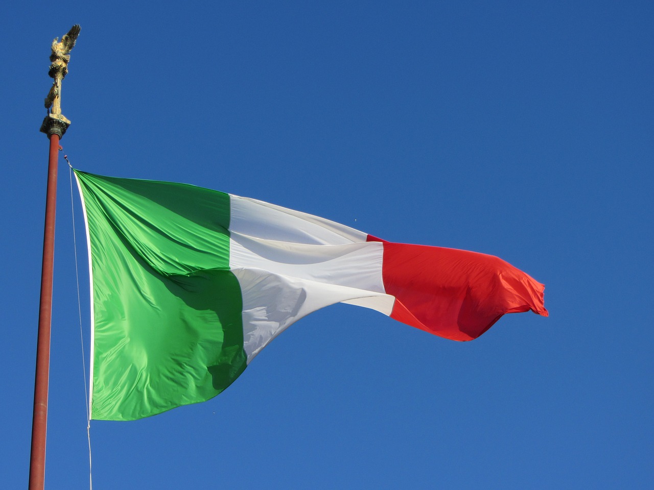 17 marzo anniversario dell’Unità d’Italia, Ghinelli e Tanti: “al rientro a scuola i ragazzi avranno una Costituzione per ogni classe”