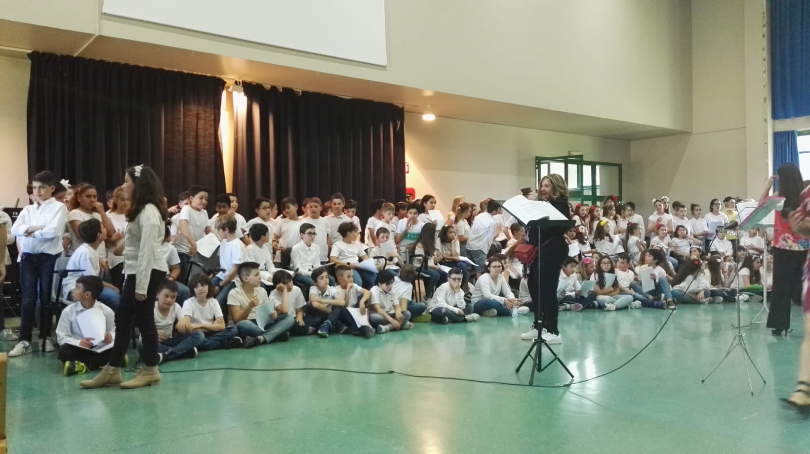 Duecento bambini cantano “Il Barbiere di Siviglia” all’Enriques