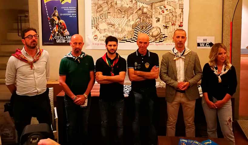 Presentato ieri il foulard istituzionale della Giostra del Saracino