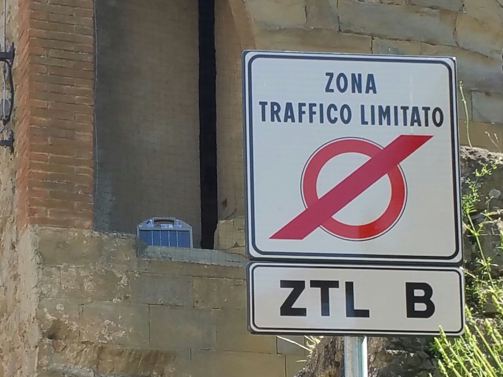 San Giovanni Valdarno, parcheggi blu e ZTL: dal 18 maggio riattivati i servizi del gestore