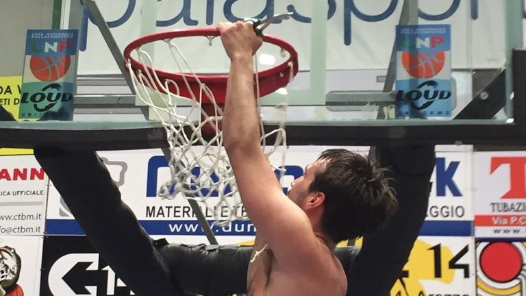 L’Amen Scuola Basket Arezzo vince Gara 5 e sale in Serie C Gold
