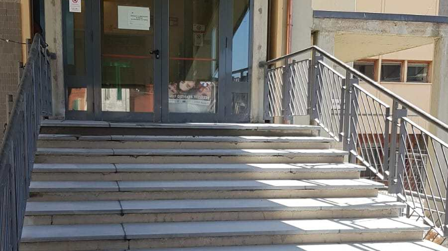 Lavori al Centro sociosanitario, da lunedì la nuova scala
