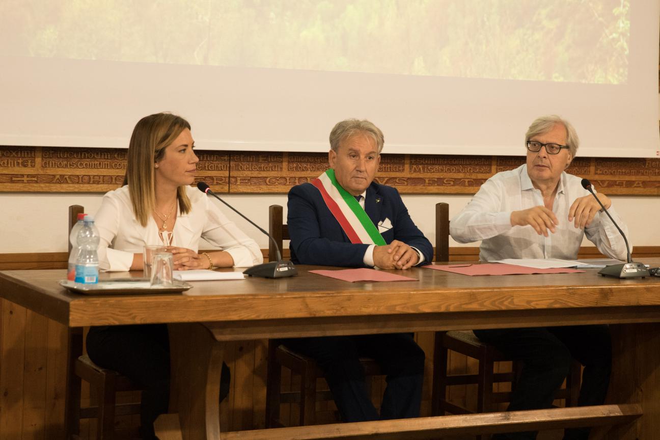 Vittorio Sgarbi accende i riflettori sul patrimonio artistico della Verna