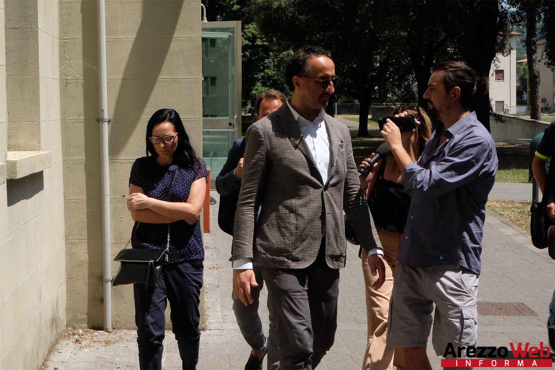 Stamani l’interrogatorio della maestra di asilo accusata di violenza su piccoli ospiti – foto/video