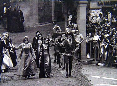 A Porta del Foro la serata delle “Dame Giallo-Cremisi”