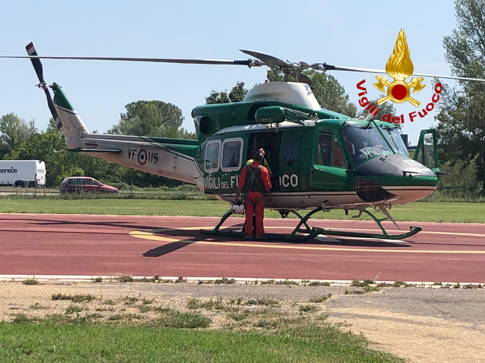 Si perdono nella boscaglia, due coniugi salvati dai vigili del fuoco