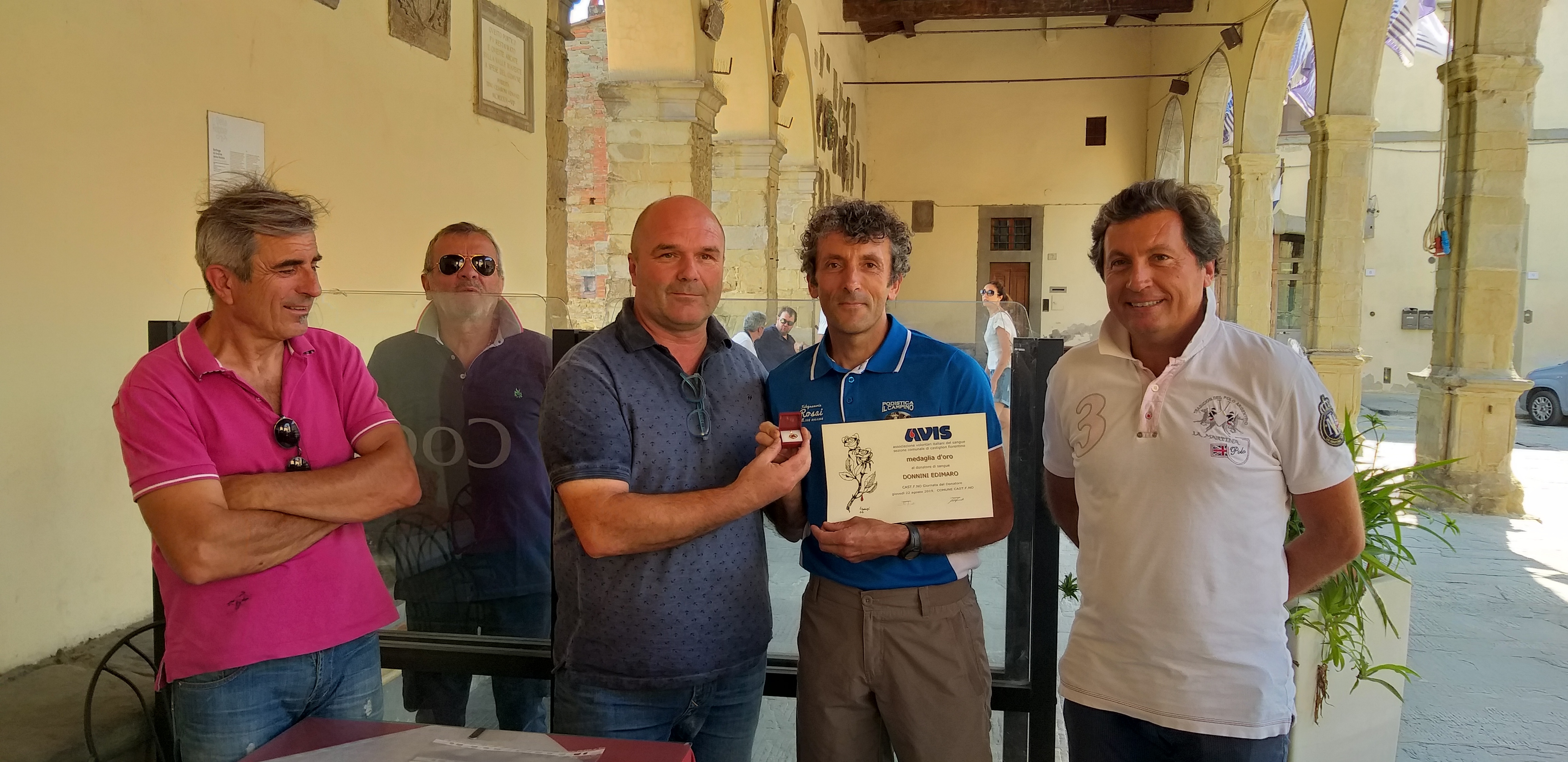 Avis di Castiglion Fiorentino: premiato con una medaglia d’oro e una pergamena Edimaro Donnini, sportivo e donatore