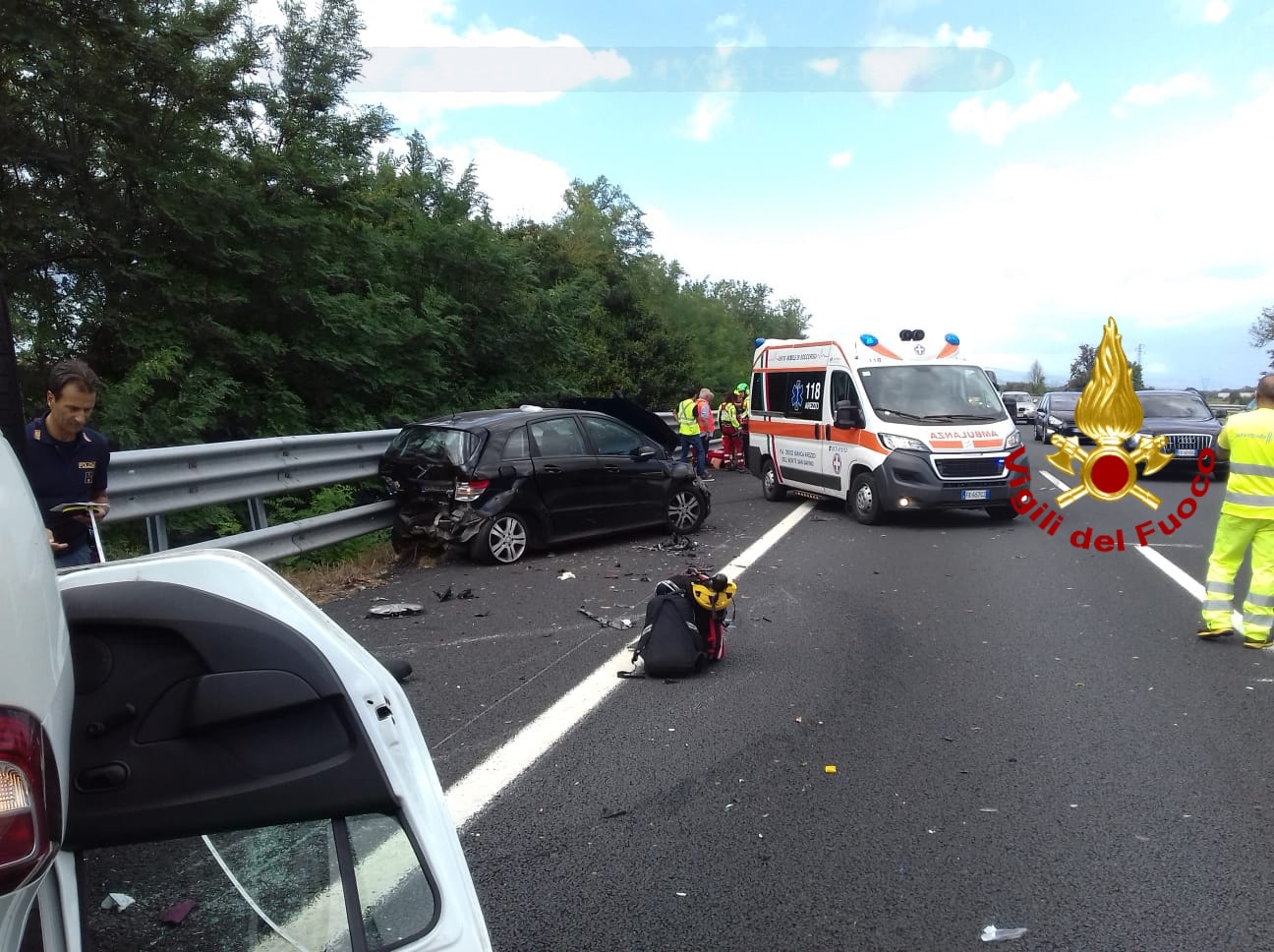 In A1 due auto si tamponano, quattro feriti