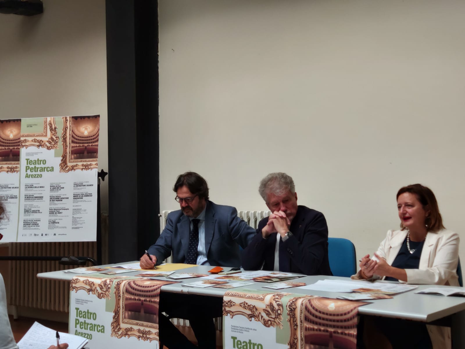 Si alza il sipario sulla nuova stagione teatrale del Teatro Petrarca di Arezzo Si alza il sipario sulla nuova stagione teatrale del Teatro Petrarca di Arezzo