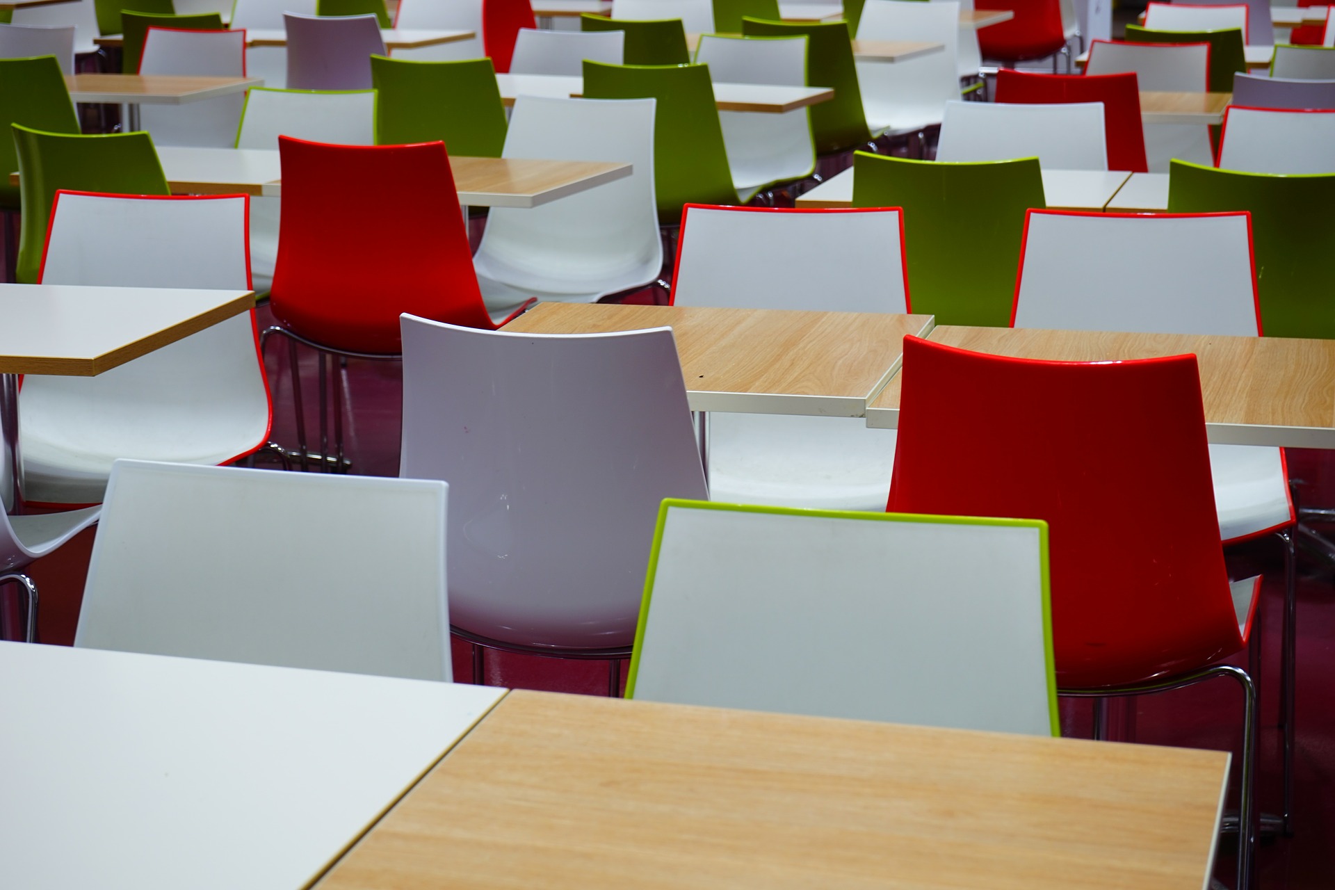 Scuole primarie e dell’infanzia: previsti investimenti sulle cucine per migliorare sicurezza e qualità del cibo