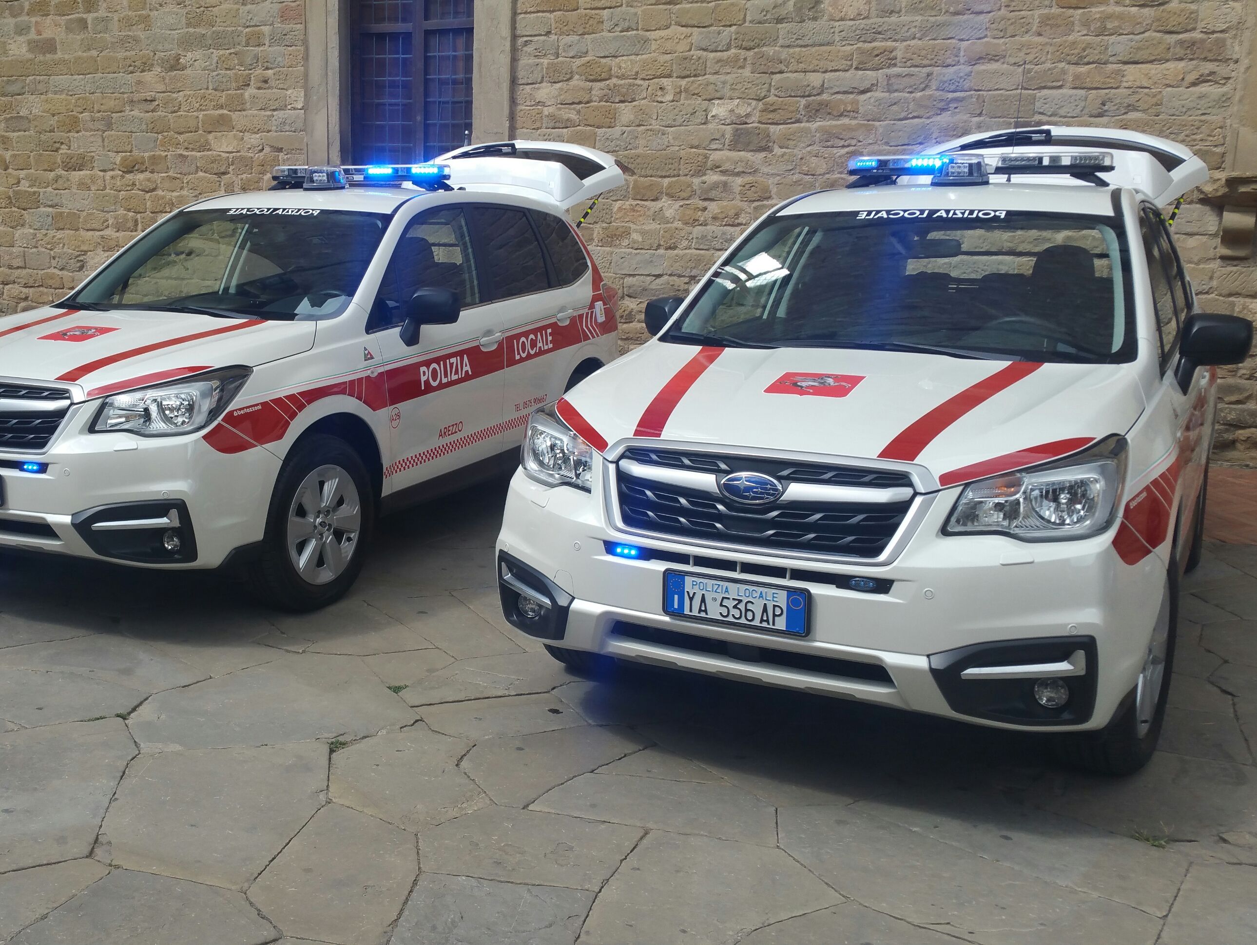 Il presidio della polizia locale in piazza Guido Monaco: nuovo avviso pubblico