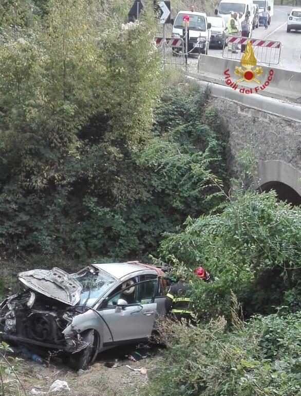 auto_fuori_strada_libbia_1