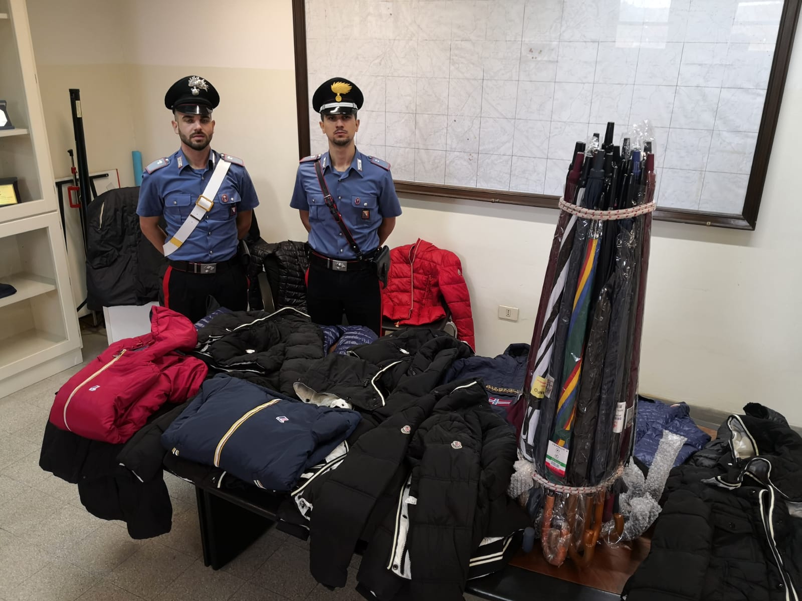 Carabinieri in azione contro l’abusivismo alla Festa del Perdono