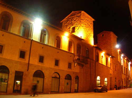 Clima, questa sera a Sansepolcro luci spente in piazza Torre di Berta