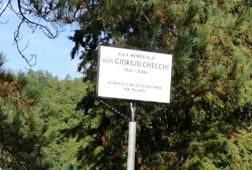 Don Giorgio Checchi: 54 anni per Palazzo del Pero. Una targa ora lo ricorda