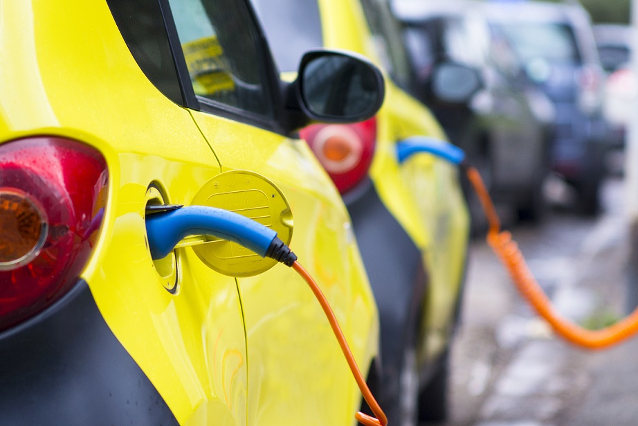 Nell’Aretino le auto elettriche e ibride sono lo 0,41%: a metà della classifica tra le province toscane. Ma la più virtuosa aggiungendo quelle a metano e Gpl