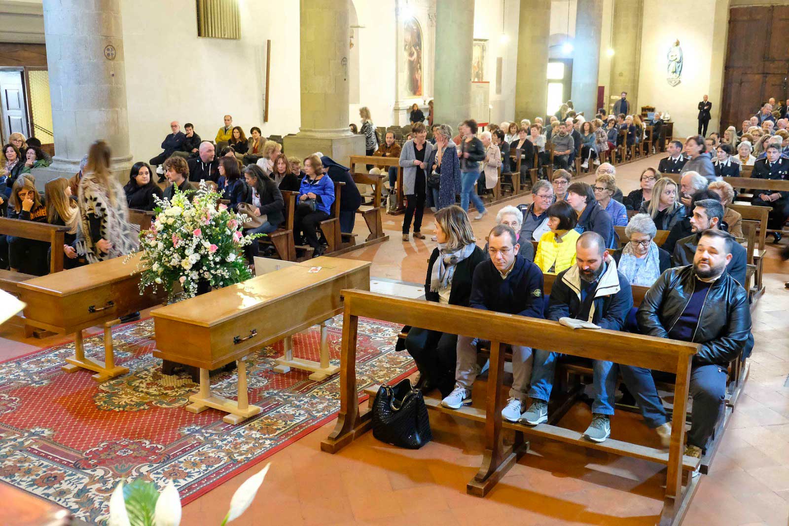 Disastro aereo in Etiopia, a Sansepolcro l’ultimo addio ai coniugi Spini