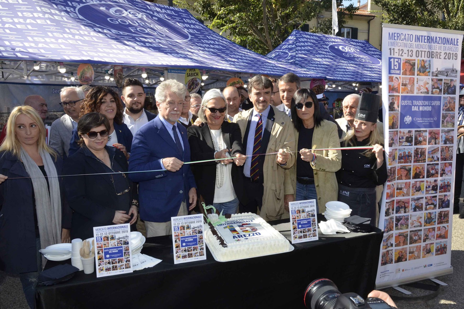 E’ Mercato Internazionale. Trecento stand per tre giorni e tre chilometri di gusto, tradizioni e culture E’ Mercato Internazionale. Trecento stand per tre giorni e tre chilometri di gusto, tradizioni e culture