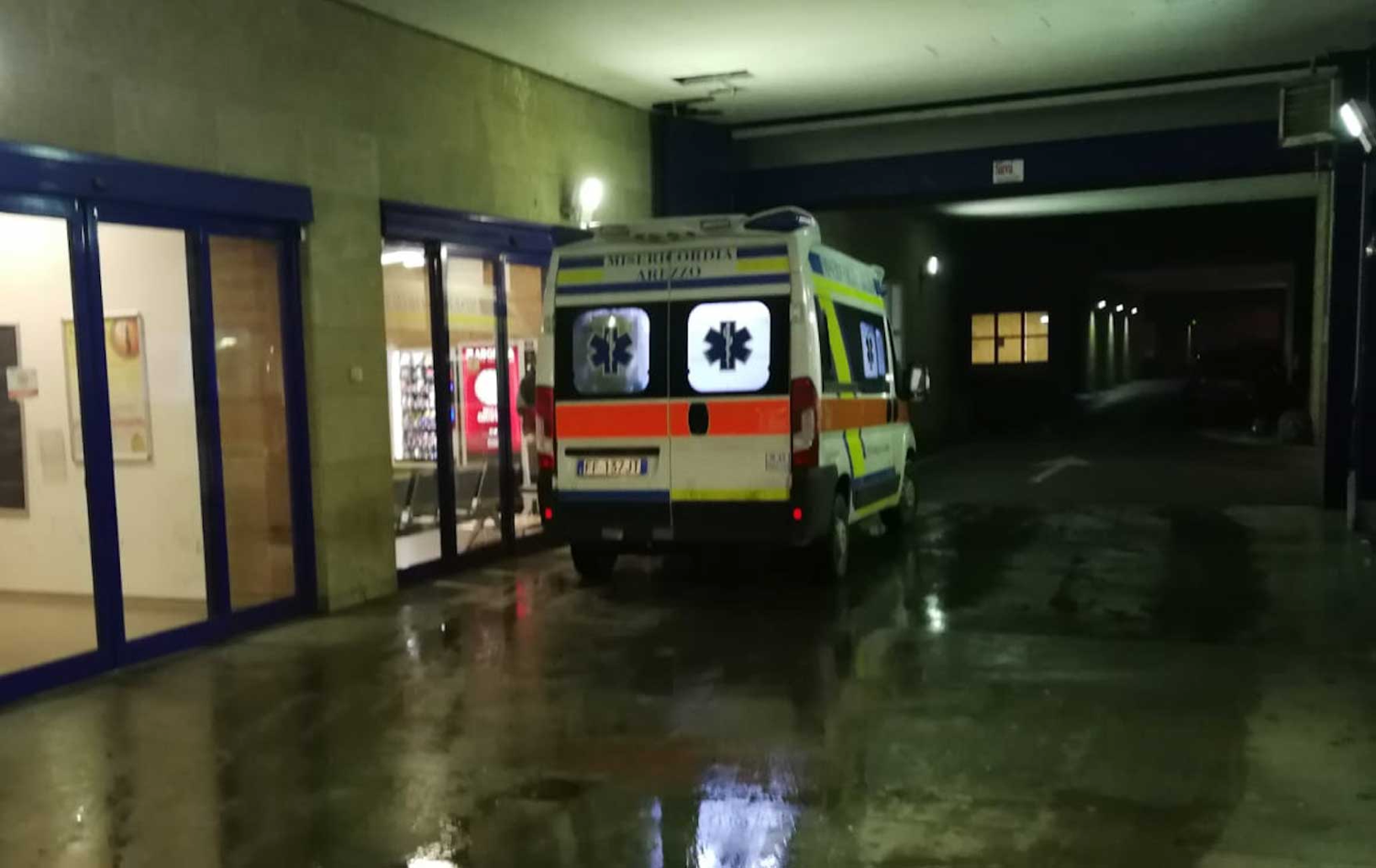 Si ribalta con la sua auto, grave 67enne