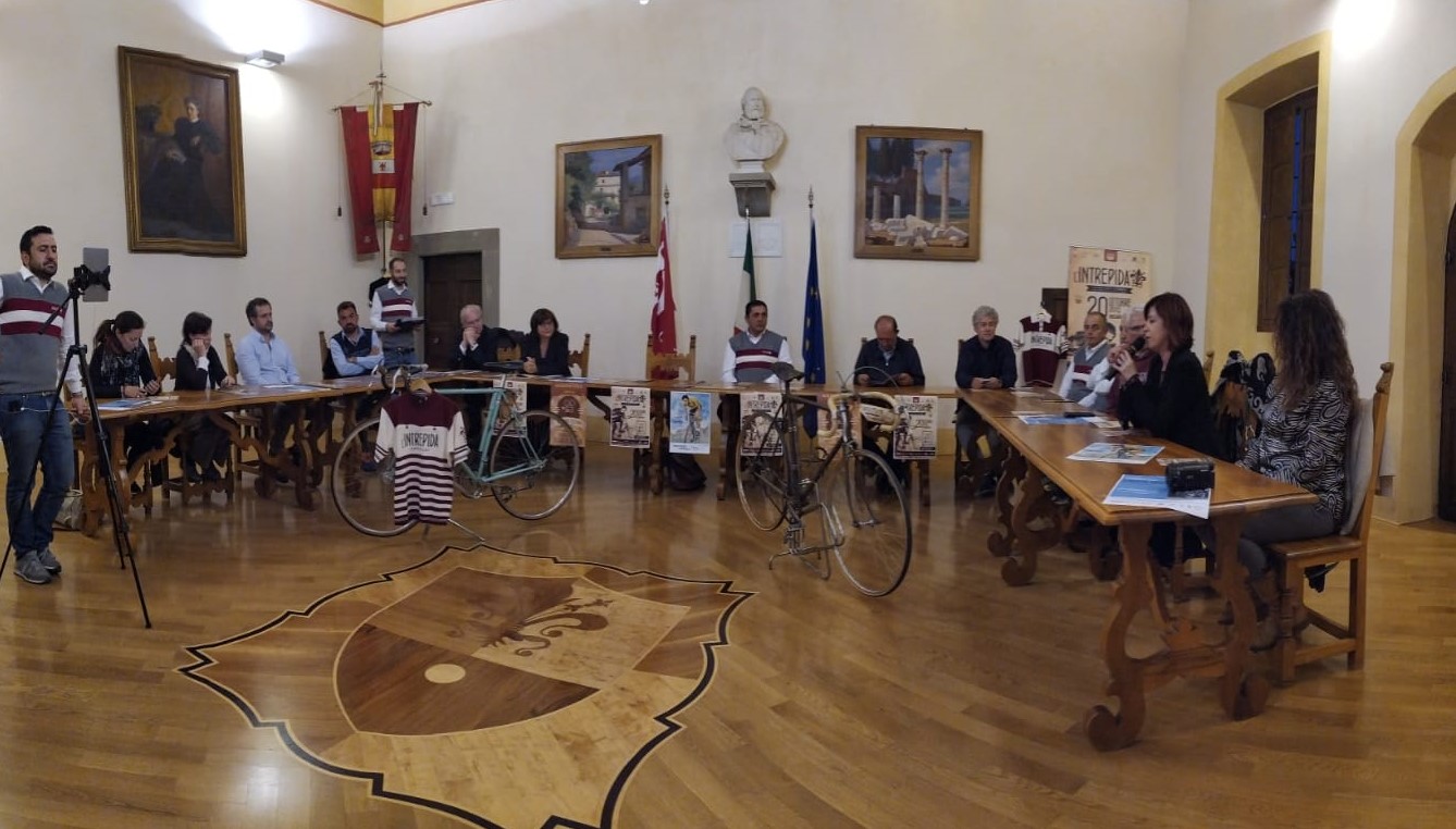 Presentata l’edizione 2019 de L’Intrepida. Già 500 iscritti alla pedalata su bici d’epoca in programma ad Anghiari il 20 ottobre
