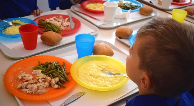 Mensa scolastica comunale, distribuite le bustine anti spreco