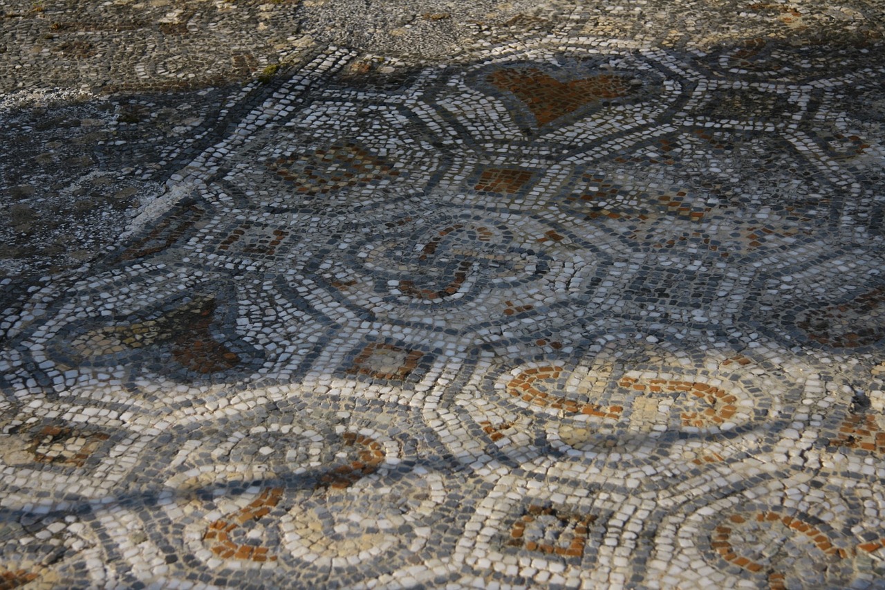 Ritrovato pavimento di un’antica domus romana al Circolo artistico