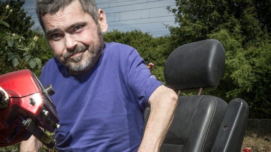 “La cannabis è solo per alleviare dolori terribili”, l’appello di Adriano Sofri. Intanto gli amici aprono il gruppo Fb “Io sto con Walter”
