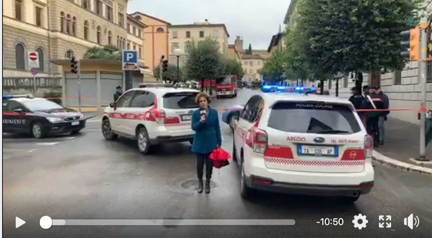 Pacco sospetto alle Poste Centrali di Arezzo, ultimo aggiornamento video delle ore 12:30