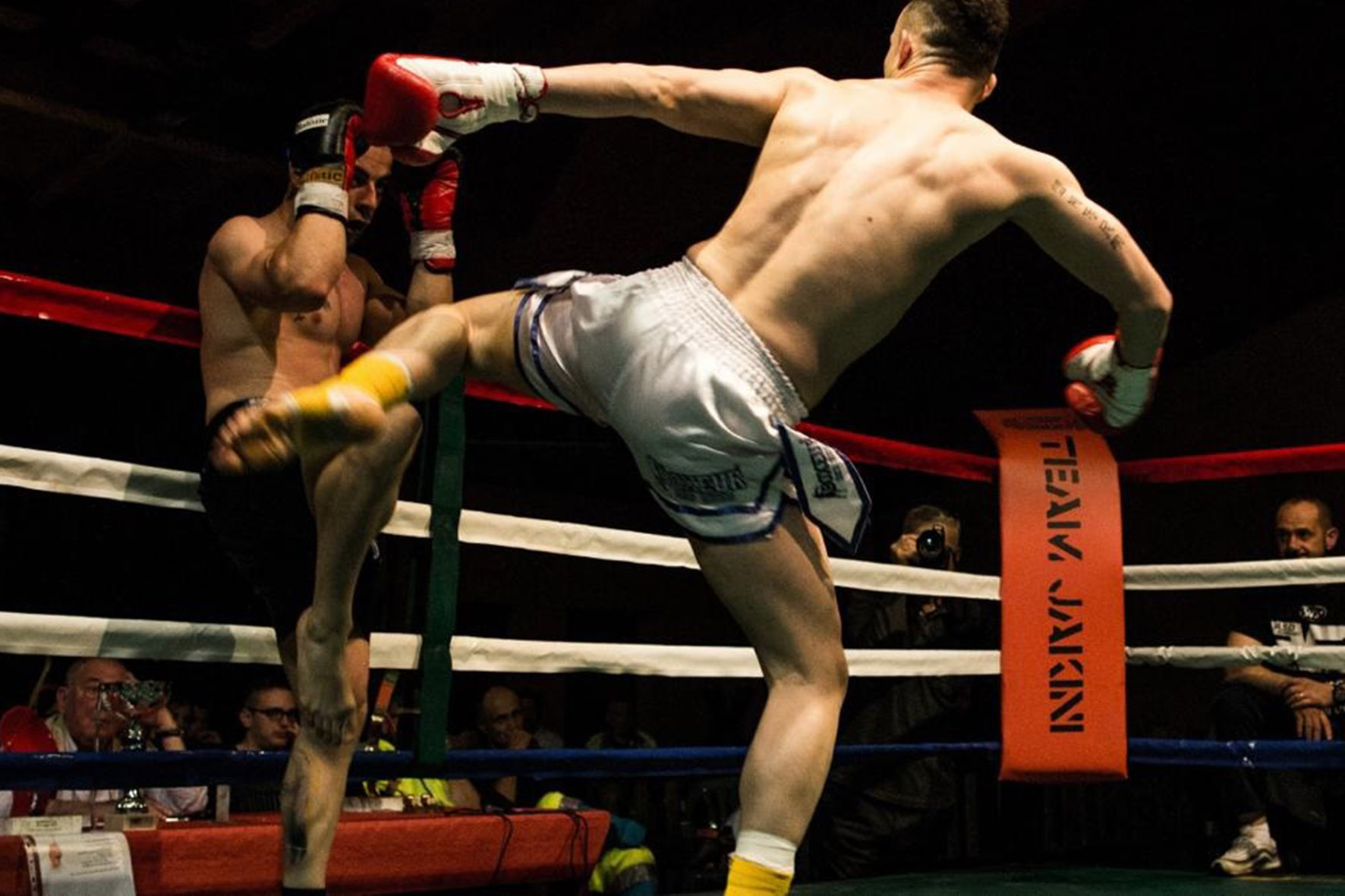 “Le stelle del ring”, una notte di kickboxing a Castiglion Fiorentino