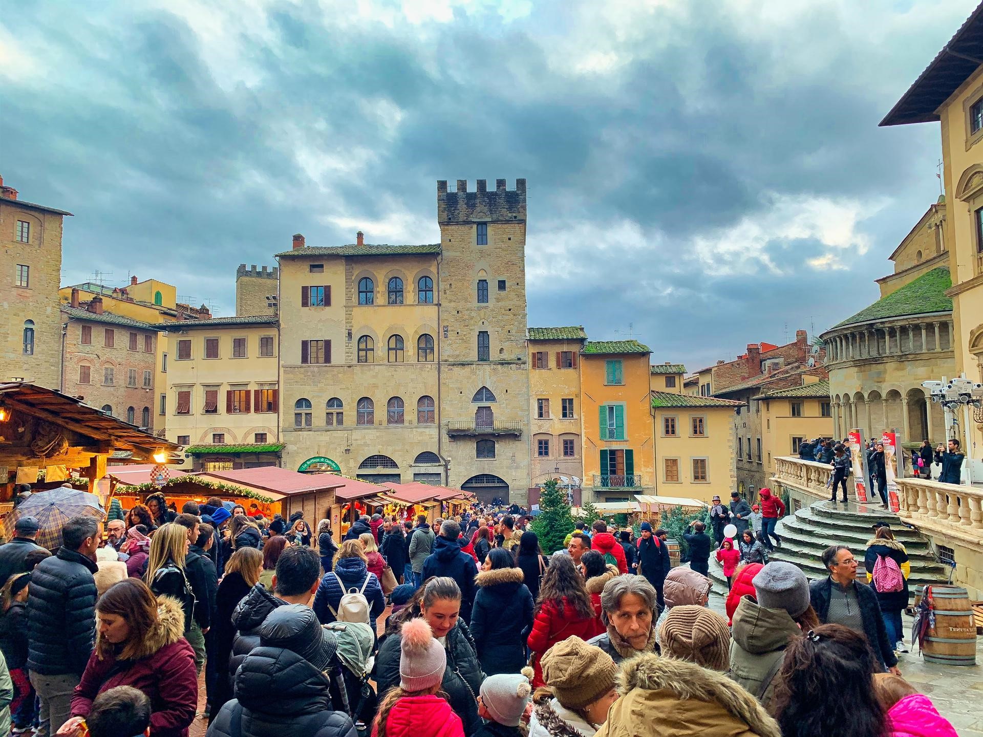 E’ ancora Città del Natale, primo weekend con traffico off limits. Navette gratis dal Baldaccio