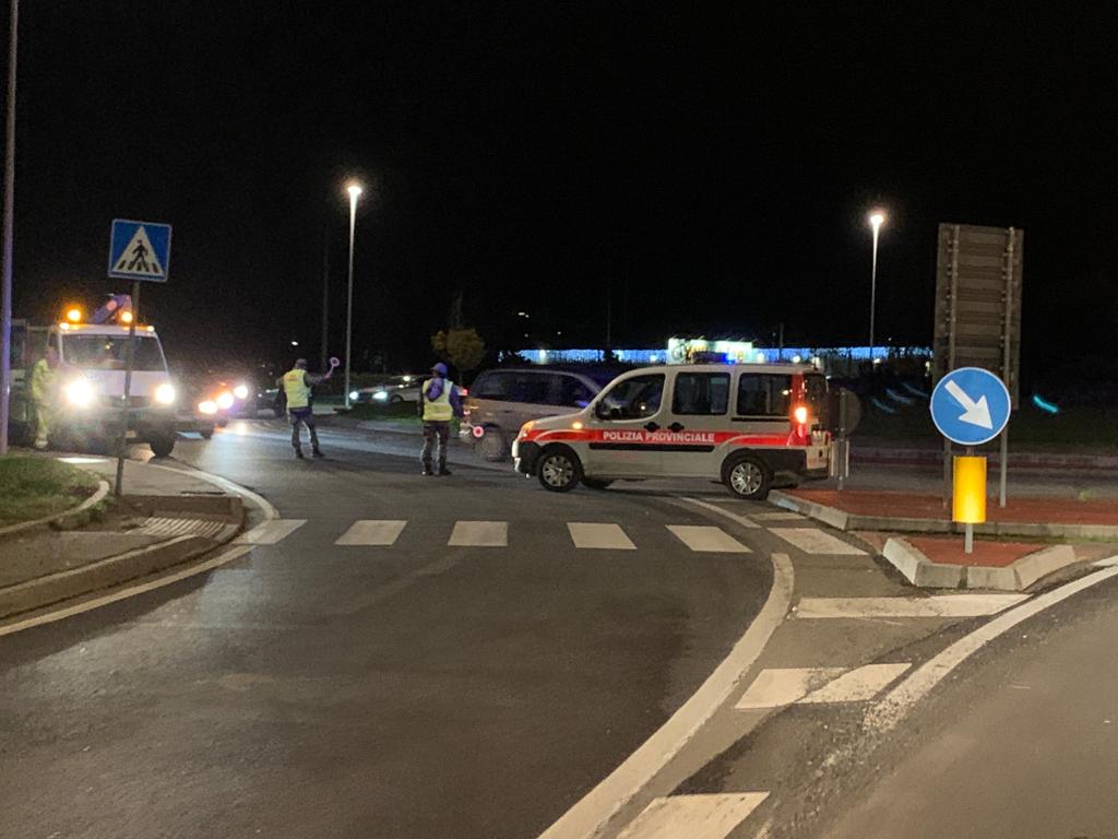 Schianto sulla 71, rotonda chiusa a Ceciliano. Stop al transito fino Ponte alla Chiassa