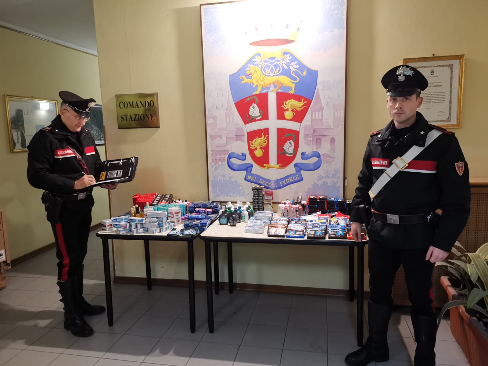 Svaligiano cinque supermercati in poche ore, coppia arrestata dai carabinieri