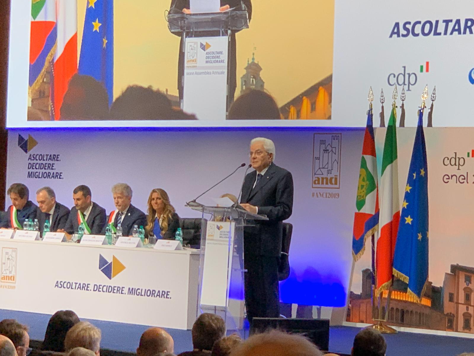 Il presidente Mattarella ad Arezzo: “i Comuni non sono la periferia della Repubblica ma la base della Repubblica”