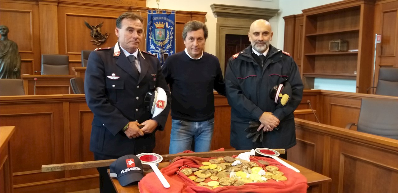 Solo 4 giorni d’indagine per individuare gli autori del furto ai danni del Sistema Museale Castiglionese. Recuperate le 61 medaglie