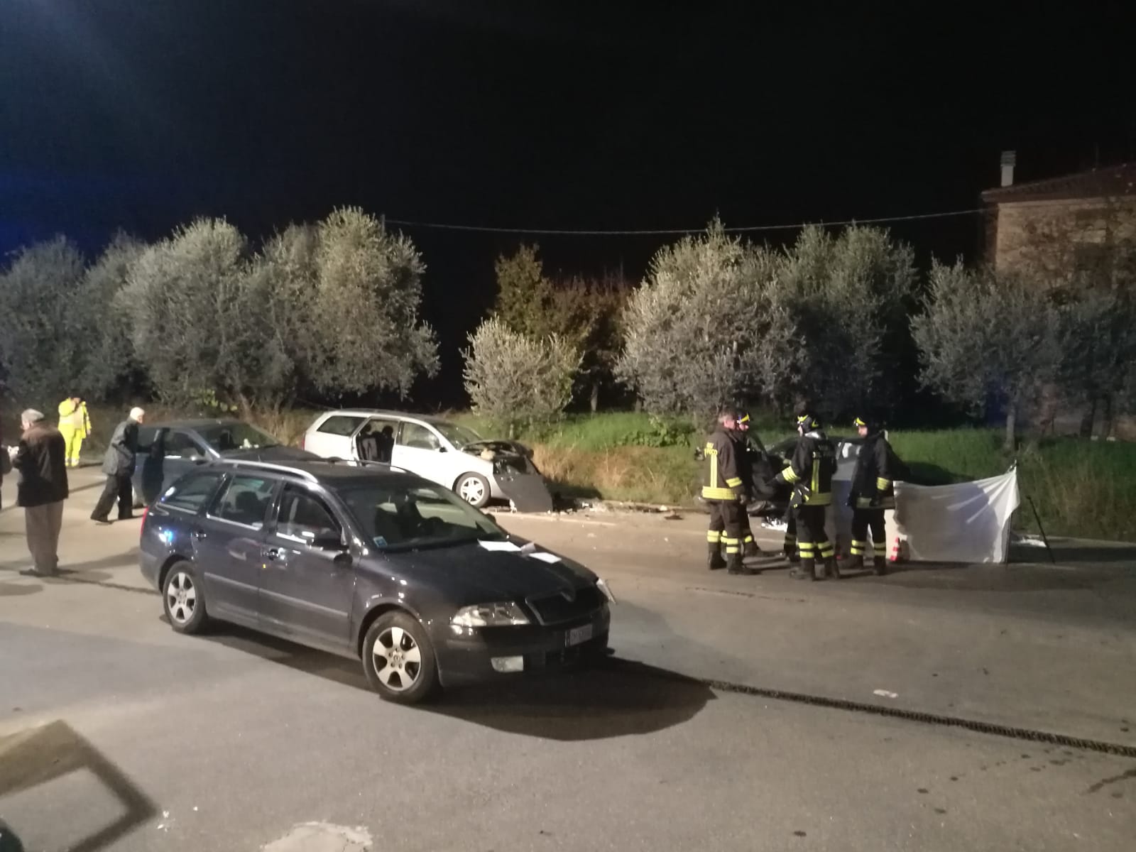 Schianto a Ceciliano, nella chiesa del Giotto l’ultimo saluto a Paolo e Claudia
