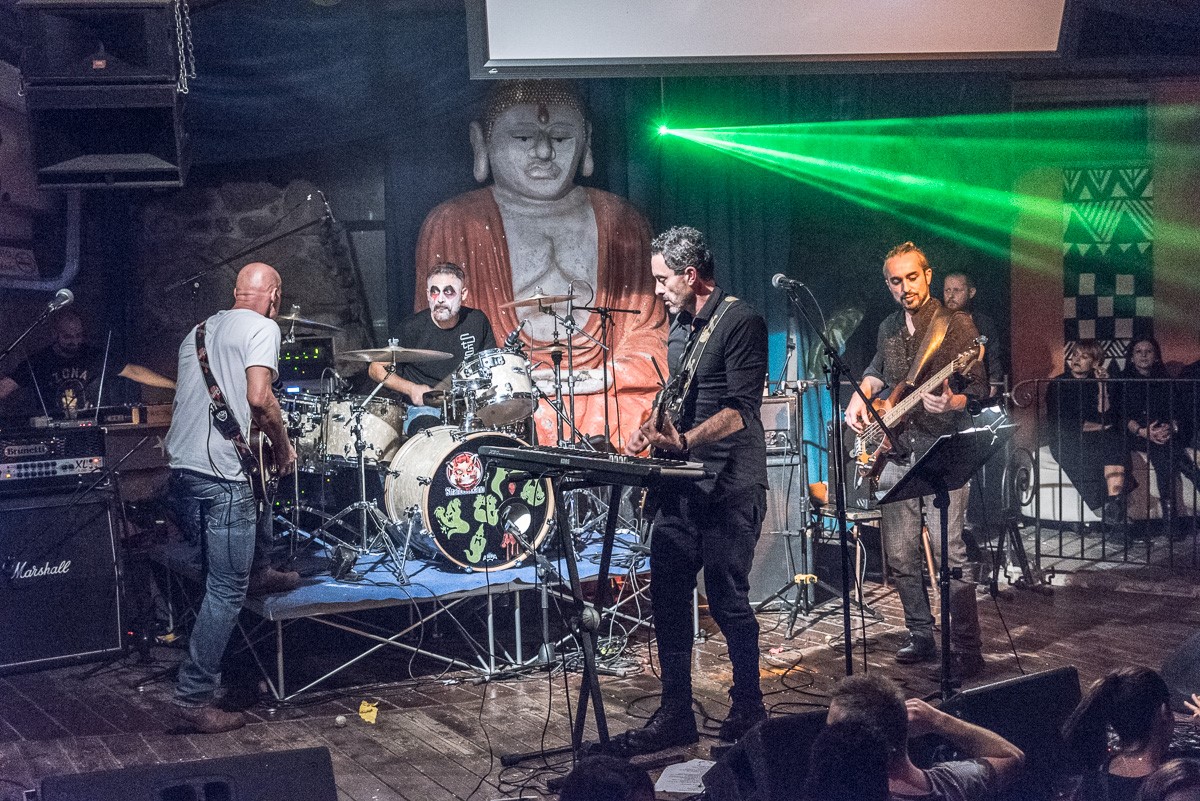 Dalla musica alla stand up comedy: weekend di chitarre folk e satira