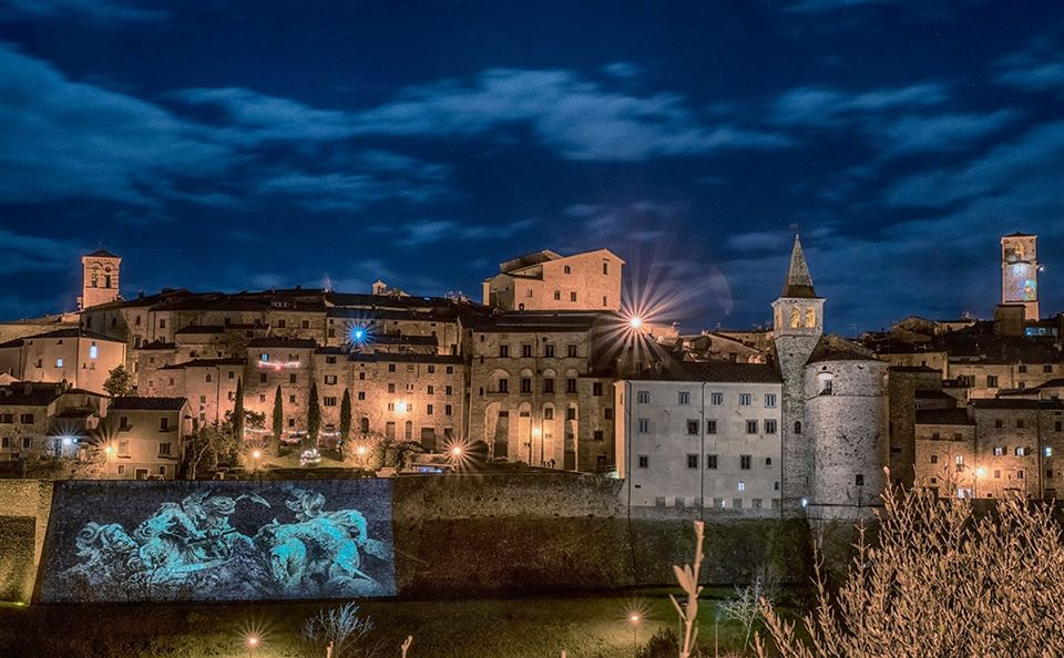 Dopo un piano di rientro dei debiti pregressi, Anghiari taglia le tasse sui rifiuti e torna ad investire sul territorio: pronti oltre 2 milioni di euro.